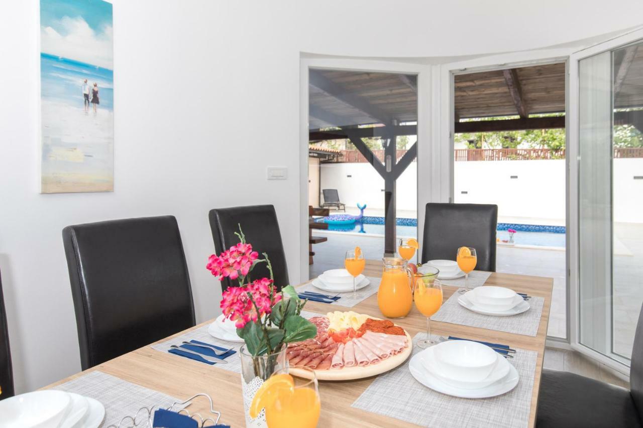 Villa Tereza Малинска Экстерьер фото