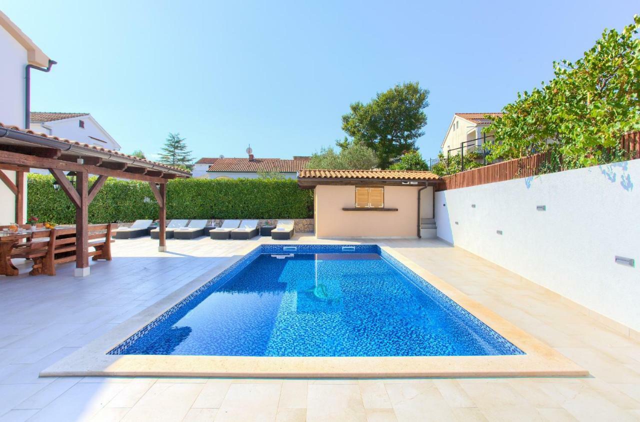Villa Tereza Малинска Экстерьер фото